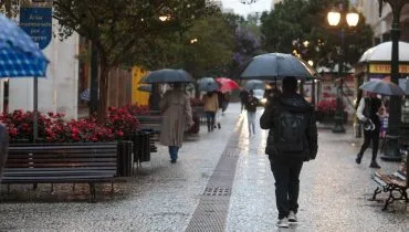 Ciclone extratropical gera alerta de chuvas intensas no Paraná